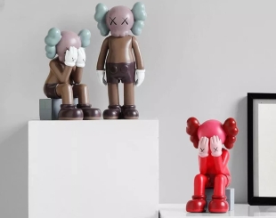 Tượng Kaws cap cấp